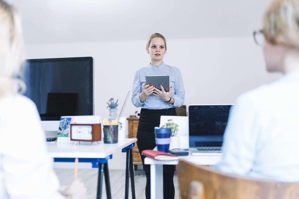 Businesses and other organizations also play a key role in successful online education.