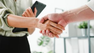 Discover how onboarding with an LMS simplifies automation, measures success, and enables faster integration of new employees.